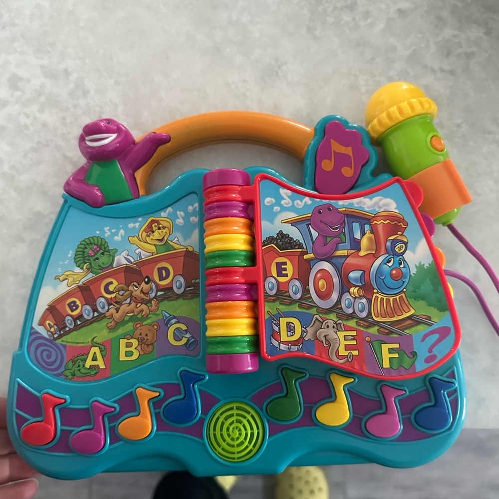 Vintage 2003 Barney singing alphabet book works tested :)